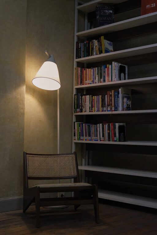 How to Create a Cozy Reading Nook in Any Room